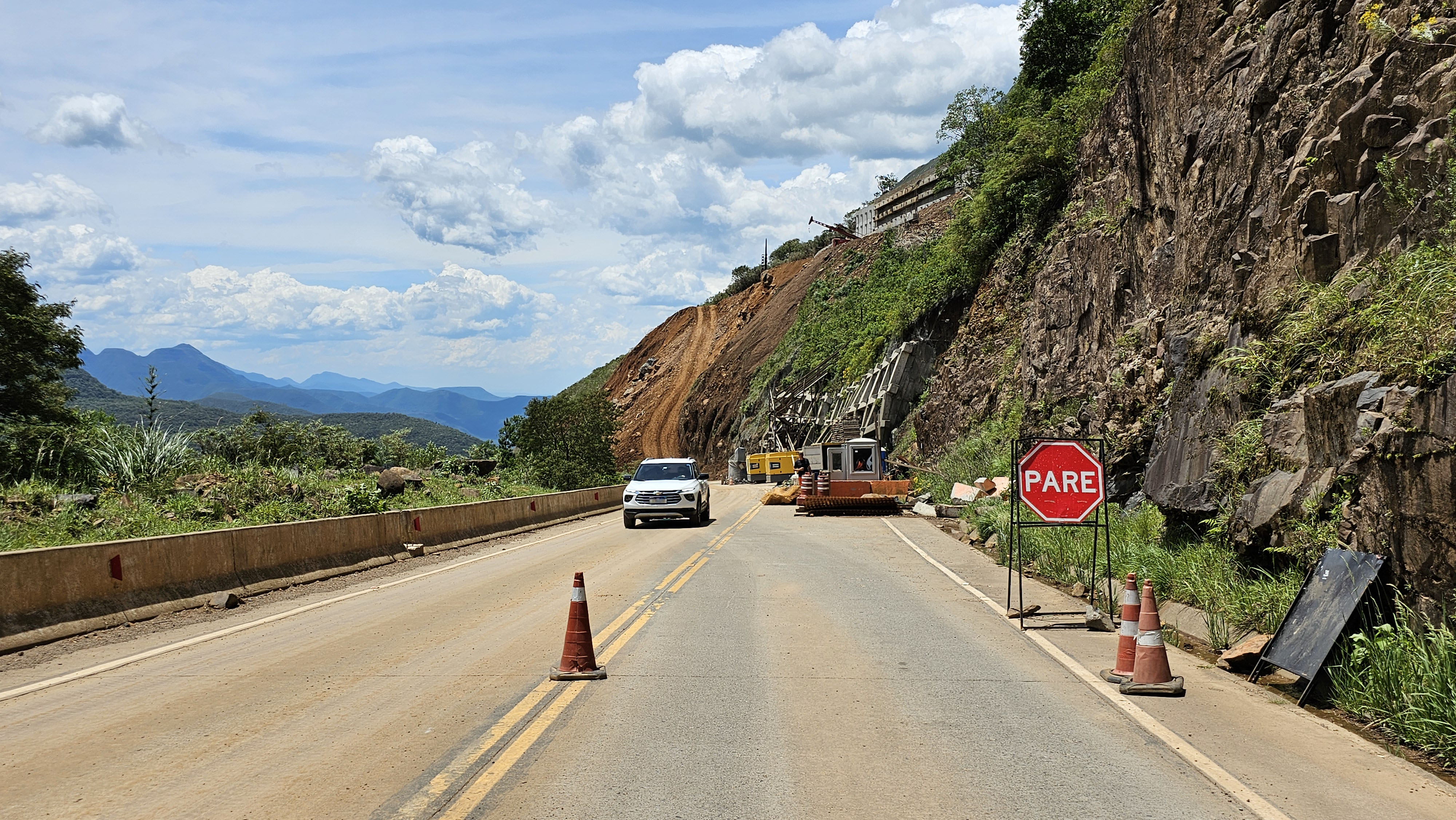 DNIT avança com obras emergenciais na Serra da Rocinha